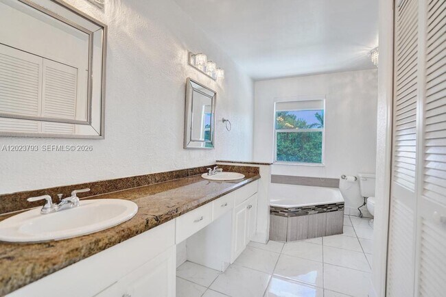 Building Photo - 21461 Sawmill Ct