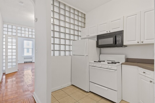 Building Photo - 410 Washington St