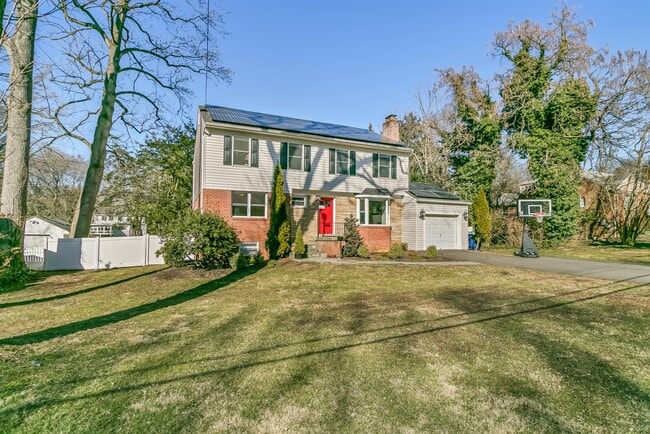 Building Photo - 6612 Kerns Rd