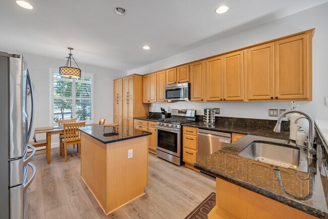 Building Photo - 10459 Summershade Ln