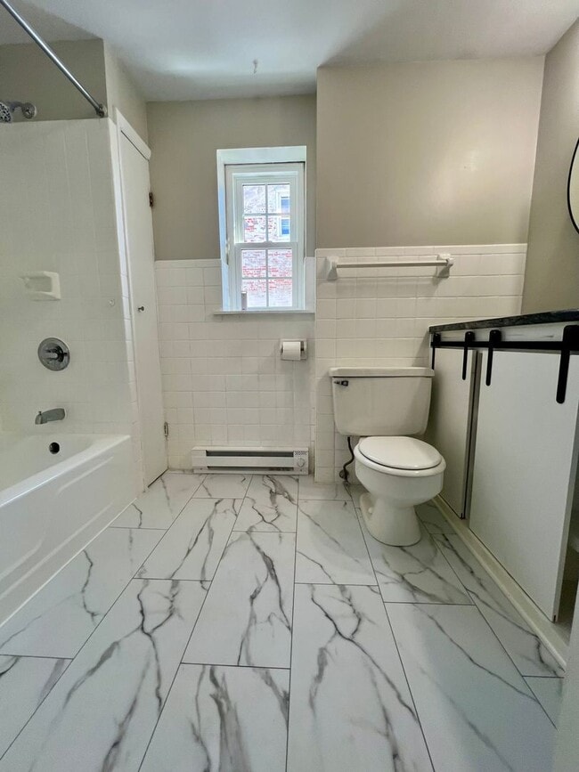 Building Photo - 713 S 2nd St