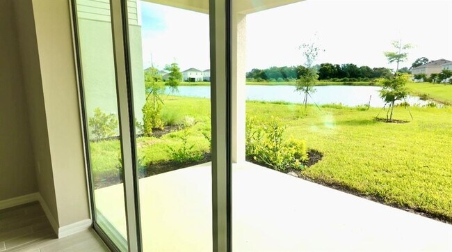 Building Photo - 15082 Shady Palms Ln