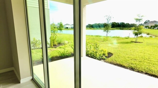 Building Photo - 15084 Shady Palms Ln