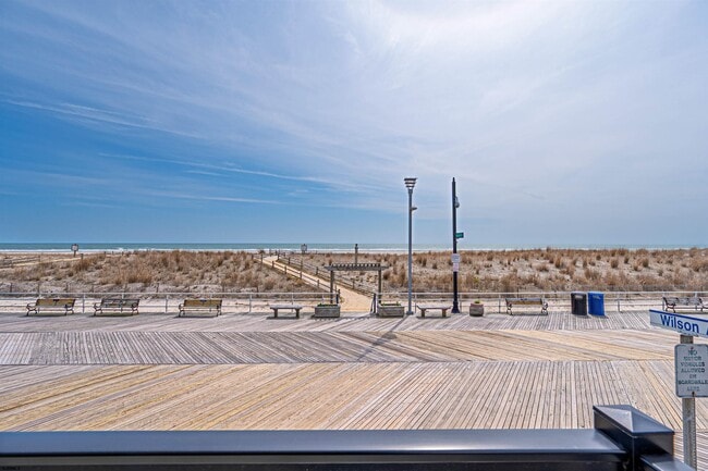 Building Photo - 3501 Boardwalk