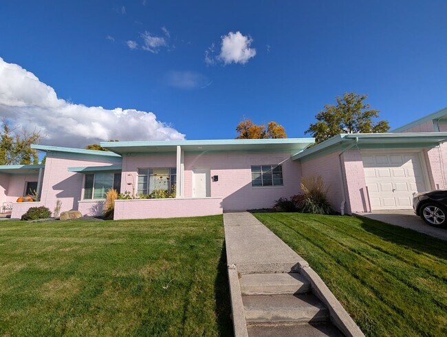 Building Photo - KF2