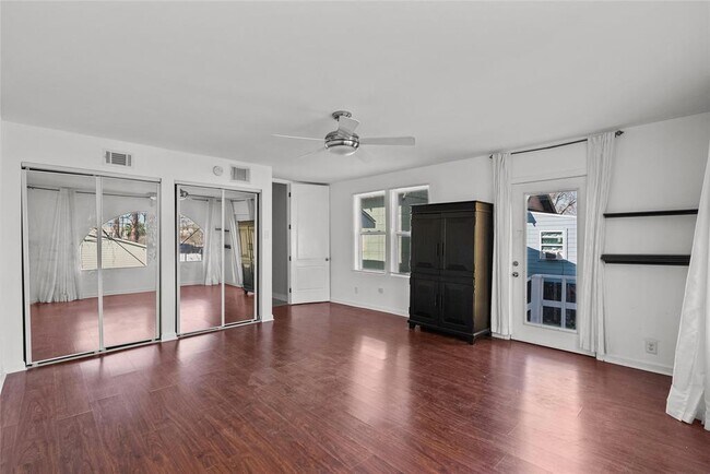 Building Photo - 912 32nd St