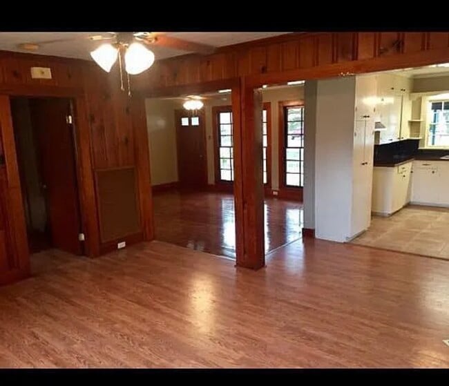 Building Photo - 94 Main St