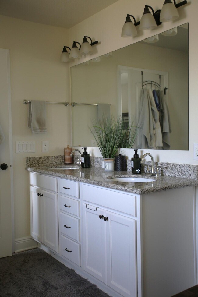 Building Photo - 6342 Red Pepper Dr