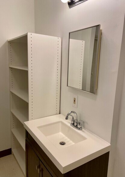 Building Photo - 60 Mariner St