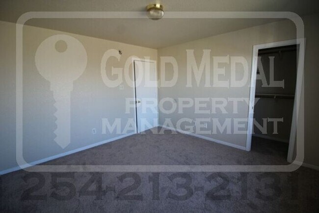 Building Photo - 1408 Dugger Cir