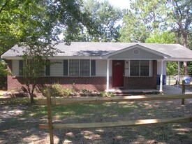 Building Photo - 2900 Holt Dr