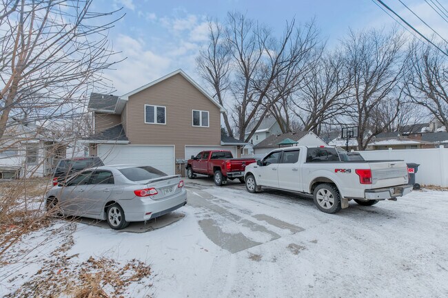 Building Photo - 2811 Q St