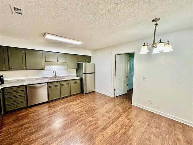 Building Photo - 3513 W Wood St