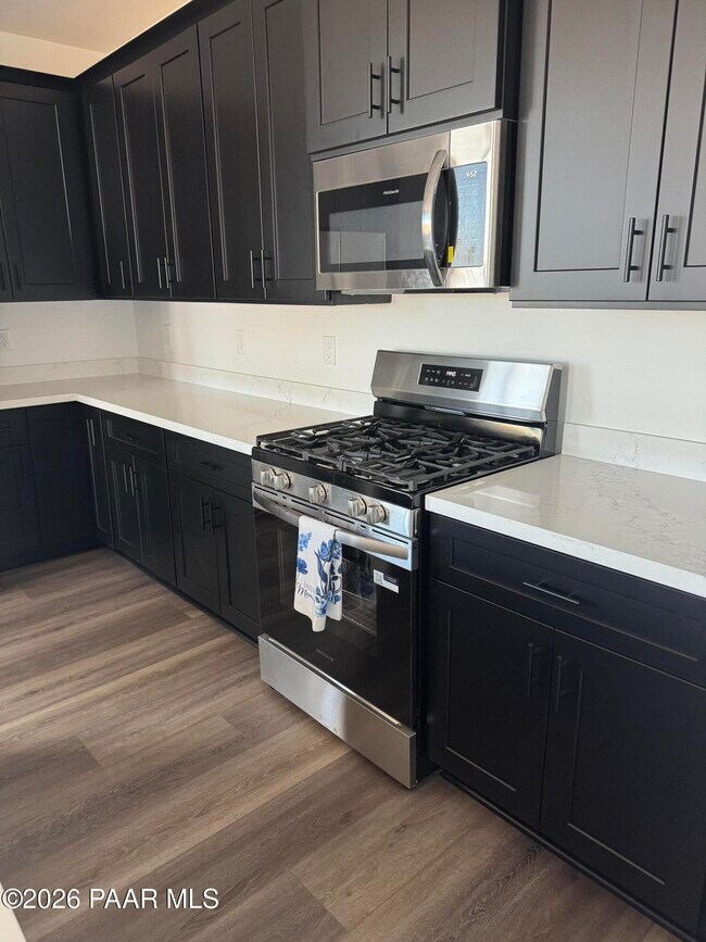 Building Photo - 6155 Summit Trl