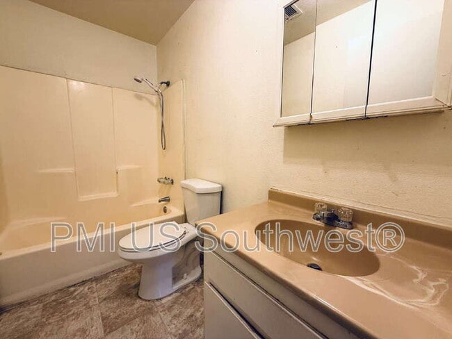 Building Photo - 364 Rio Grande Ct