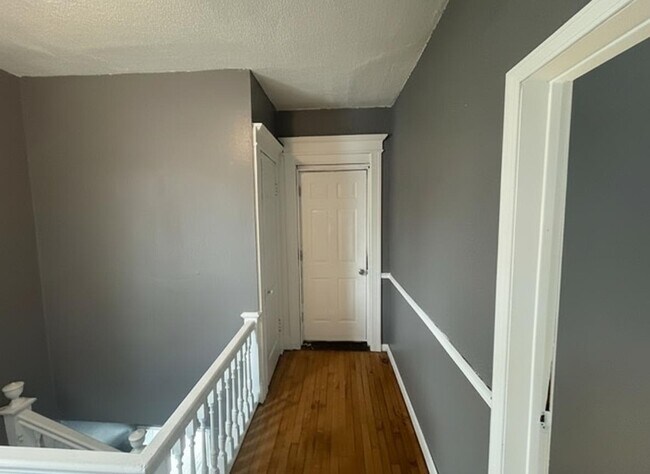 Building Photo - 125 Caroline Ave