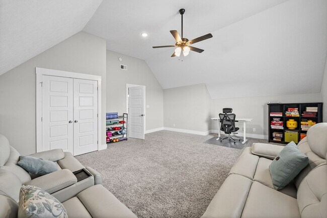 Building Photo - 538 Fieldview Wy