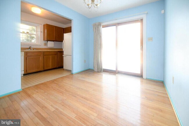 Building Photo - 1114 Ellingwood Dr