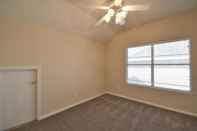 Building Photo - 17210 Mitchell Pass Ln