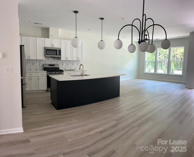 Building Photo - 1023 Blessing Orchid Aly