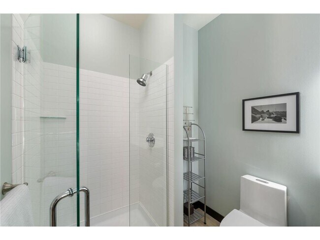 Building Photo - 618 N Washington Ave