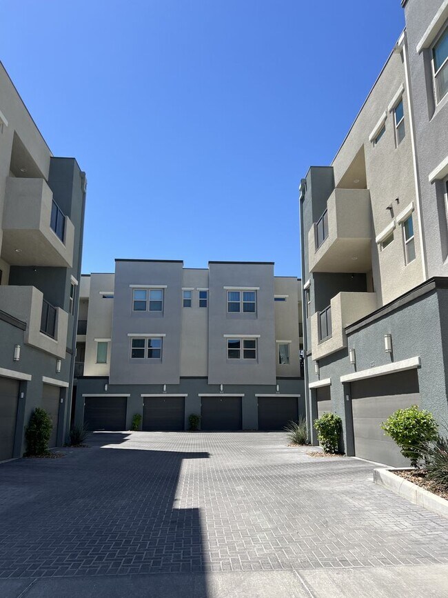 Building Photo - AFFINITY - SUMMERLIN West