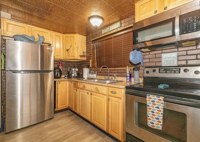 Building Photo - 2555 Melvin Rd