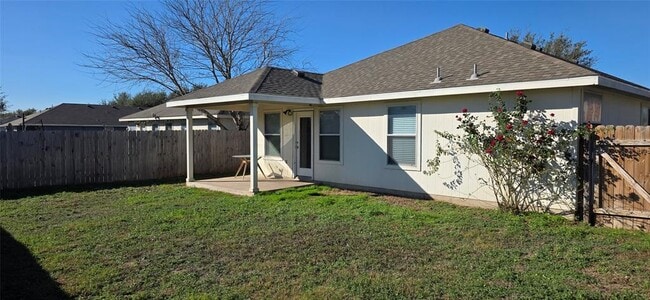 Building Photo - 204 Quail Hollow Dr