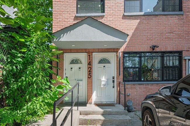 Building Photo - 1425 Prospect Pl