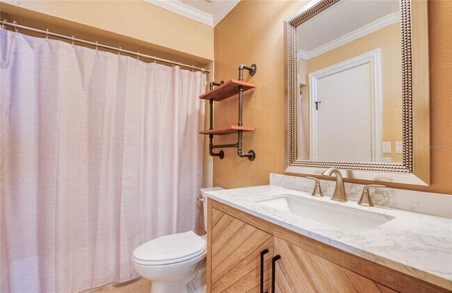 Building Photo - 10410 La Mirage Ct