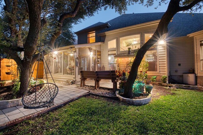 Building Photo - 1800 Bluffwood Pl