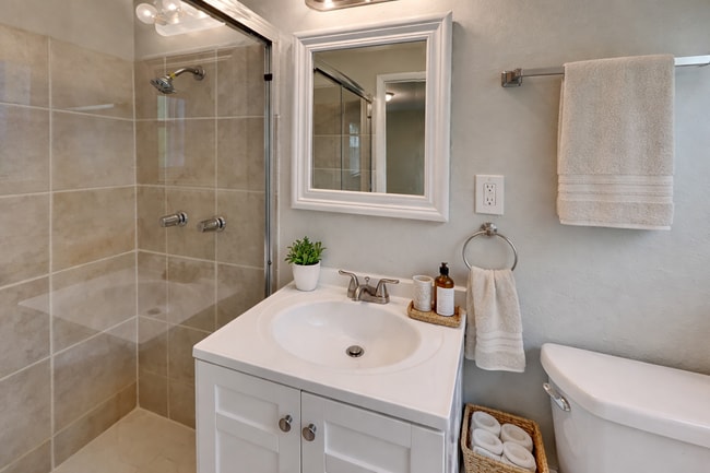 Building Photo - Newly Renovated 3BR/2BA Home in Dallas