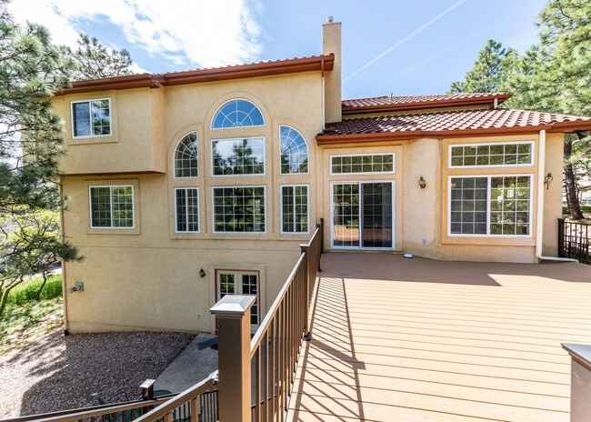 Building Photo - *COMING SOON* 5 Bedroom Broadmoor Beauty A...