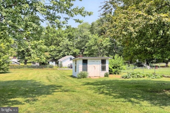 Building Photo - Colonial Park Ranch on half acre lot CD Sc...