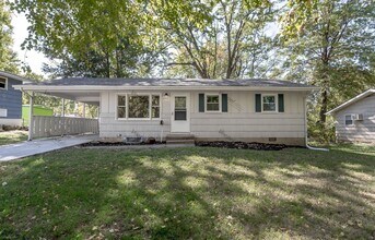 Building Photo - Charming 3 Bed, 1 Bath Home in Convenient South Kansas City Location