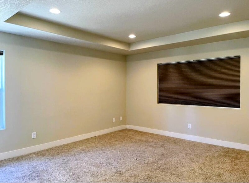 Upper floor - 552 NE 77th Ave