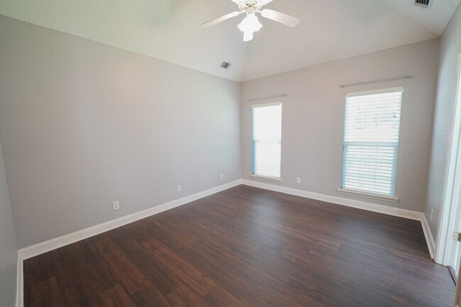 Building Photo - Coming Available!