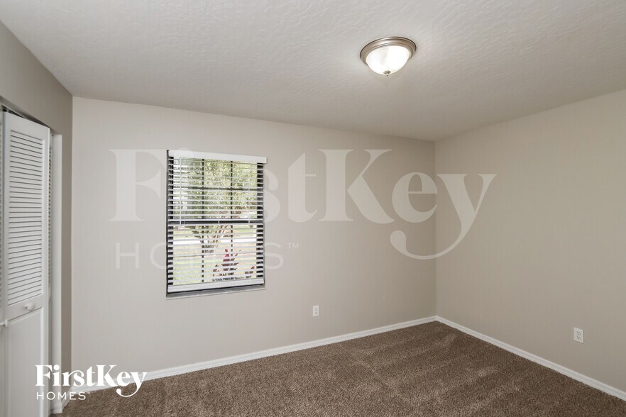 Building Photo - 419 Seahorse Cir SE