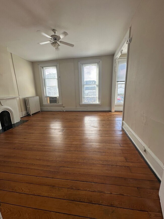 Building Photo - 708 Court St