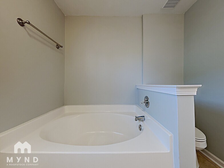 Building Photo - 6012 Bradford Ct