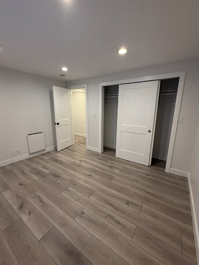 Building Photo - Spacious 3 Bedroom Unit - READY FOR MOVE IN!