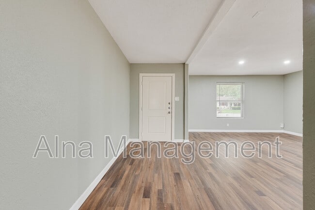 Building Photo - 3332 Mesquite Rd