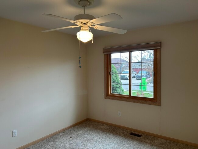 Building Photo - 21878 E Sunset Dr