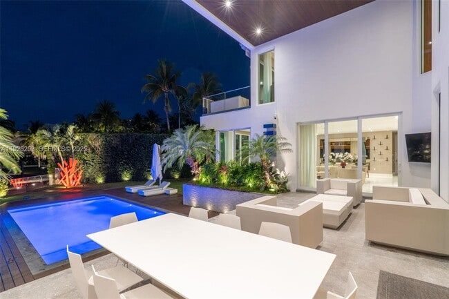 Building Photo - 420 Island Dr