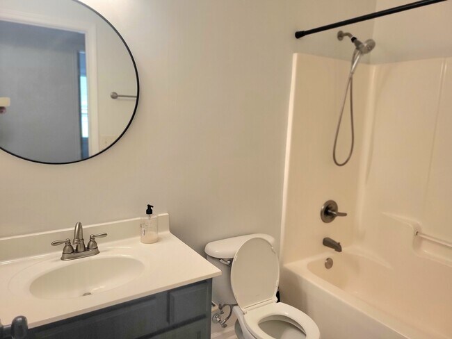 Building Photo - 1003 Summerfield Ct