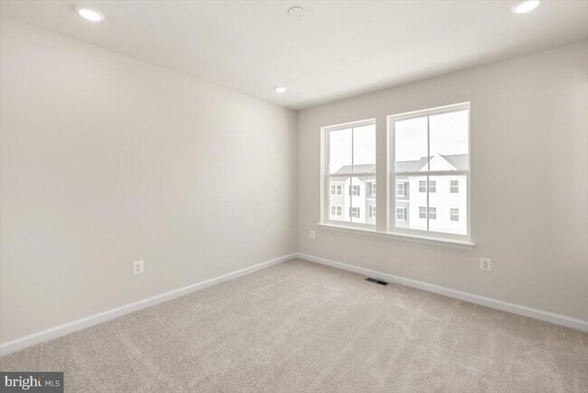 Building Photo - 118 Milburn Dr