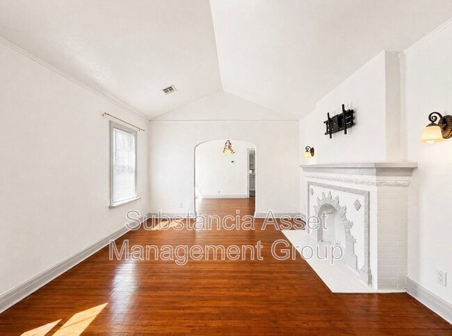Building Photo - 939 East Dr