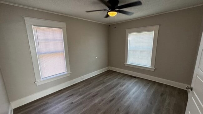 Building Photo - 1418 Snowden Ave