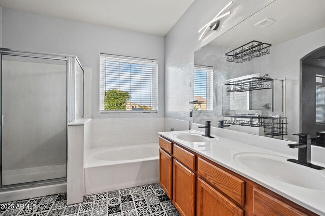 Building Photo - 12672 W Osborn Rd