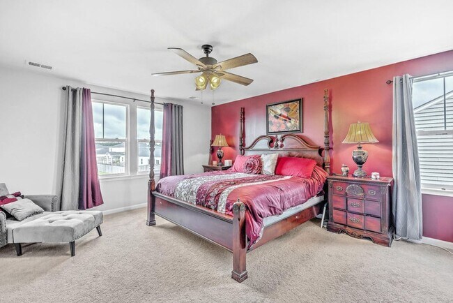 Building Photo - 6 Bedroom, 4.5 Bathroom Home in Cane Bay - Summerville